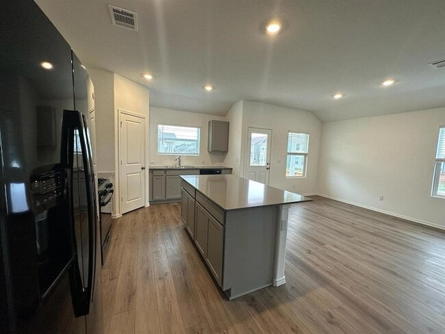 Building Photo - 346 Carmello