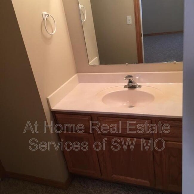 Building Photo - 3033 N Fremont Ave