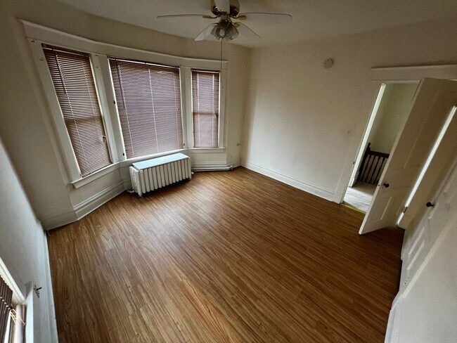 Building Photo - 1403 Charleston Ave