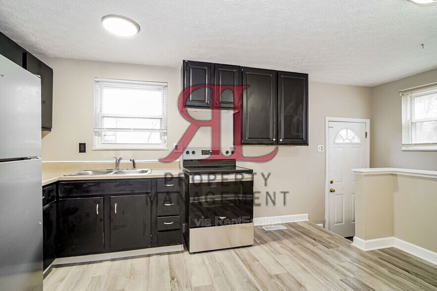 Building Photo - 3465 Clarkston Ave