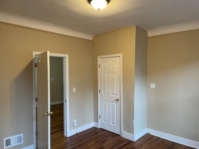 Building Photo - 22 Underwood St