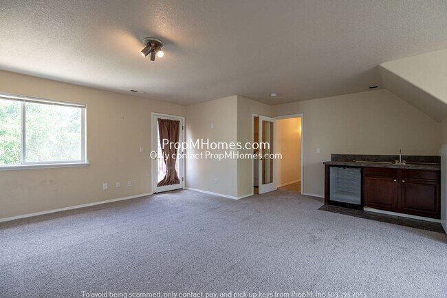 Building Photo - Four Bedroom Home in Wilsonville!