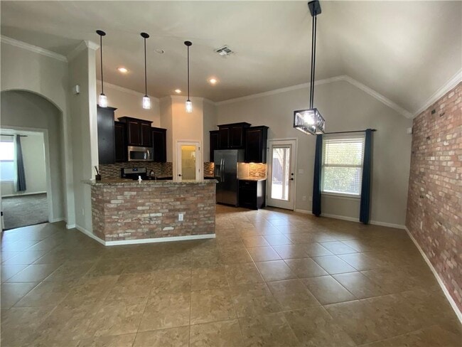 Building Photo - 2009 Alyssas Dr