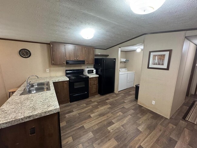 Building Photo - 64 Abalone St