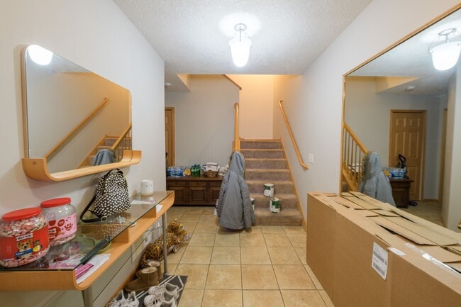 Building Photo - Rare maple grove townhouse available! 3 be...