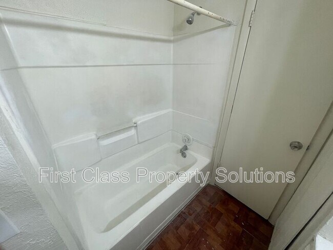 Building Photo - 1731 NW 32nd St