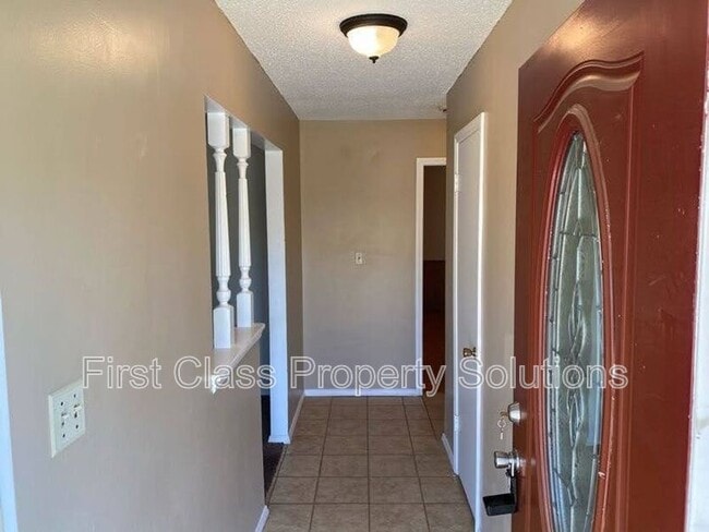 Building Photo - 6300 N Wildewood Dr