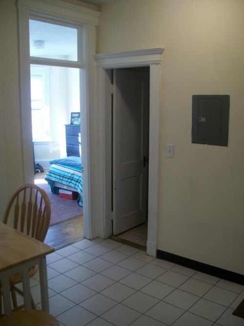 Building Photo - 463 Park Dr