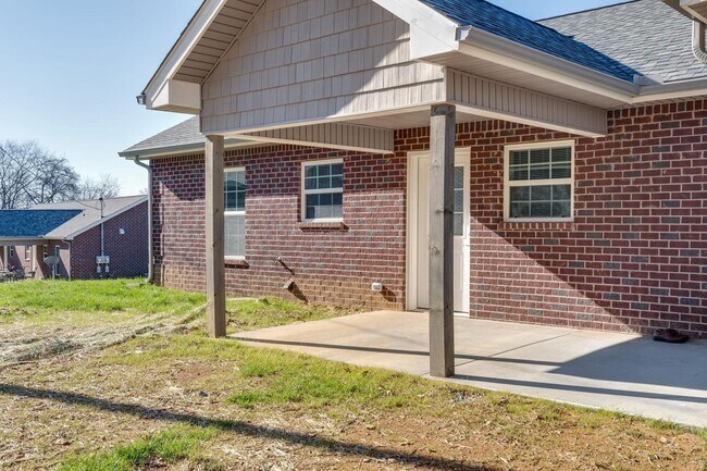 Building Photo - 407 Sims Ave