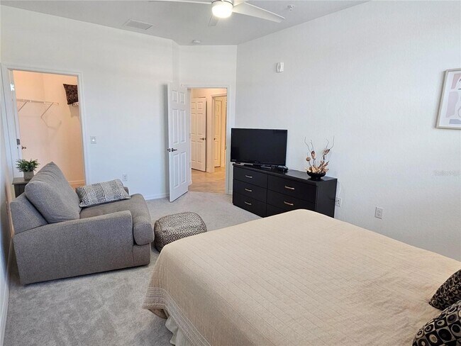 Building Photo - 10825 Tarflower Dr
