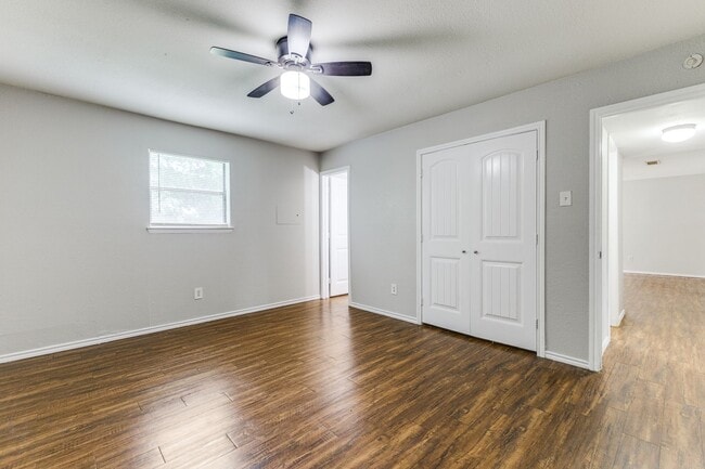 Building Photo - 12129 Spring Branch Dr