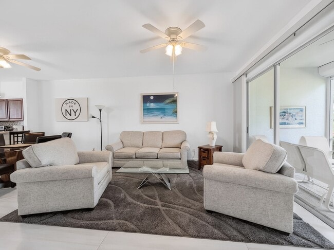 Building Photo - Beautifully furnished 2BR/2BA first-floor condo