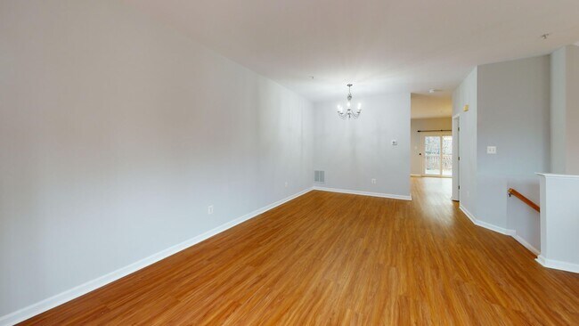 Building Photo - Updated Three Bedroom Home W/Full Sized Kitchen, Parking, Back Deck, & 2,640 Square Feet!