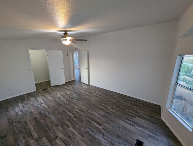 Building Photo - Littlerock 3 Bedroom