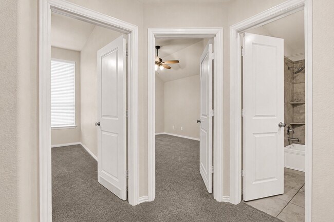 Building Photo - 5104 Chapel Heights Dr