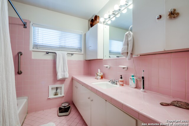 Building Photo - 103 Oakhurst Pl