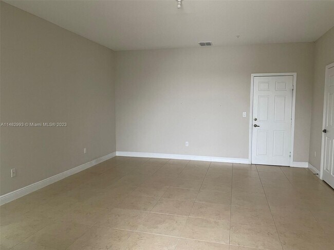 Building Photo - 2929 SW 119th Way