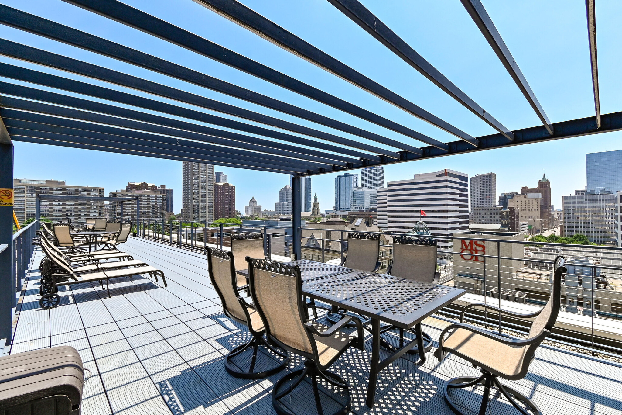 Rooftop terrace - 270 E Highland Ave