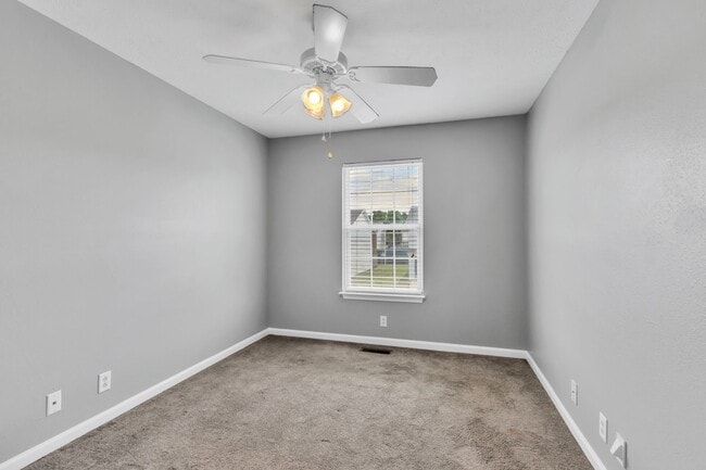 Building Photo - 414 Arapaho Dr