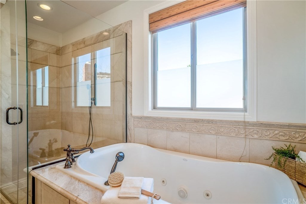 Master bathroom - 2509 Palm Ave