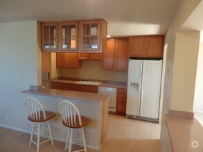 Building Photo - 5 BEDROOM TEMPE HOME NEAR ASU MAIN CAMPUS!...