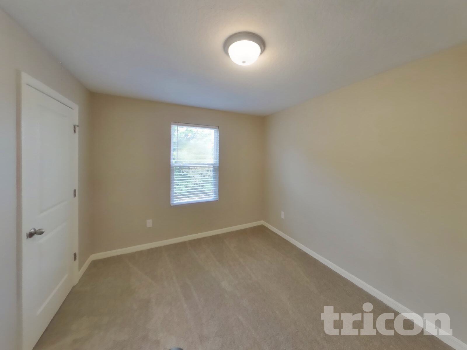 Building Photo - 2425 Lake Forest Ave