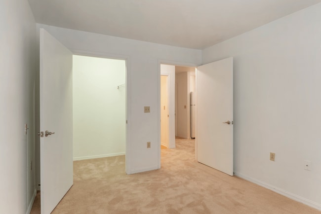 Building Photo - Silver Hill at Arboretum Apartments