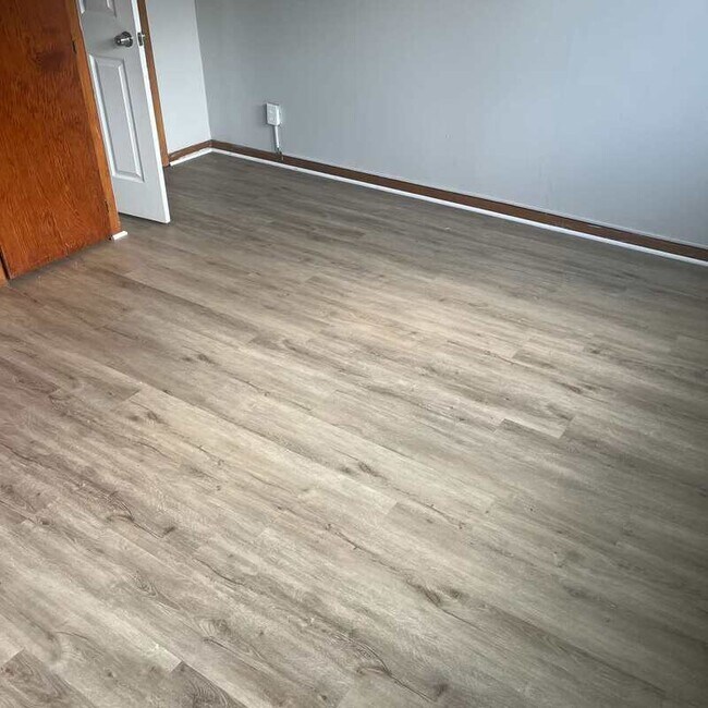 Building Photo - 3233 W 50th St