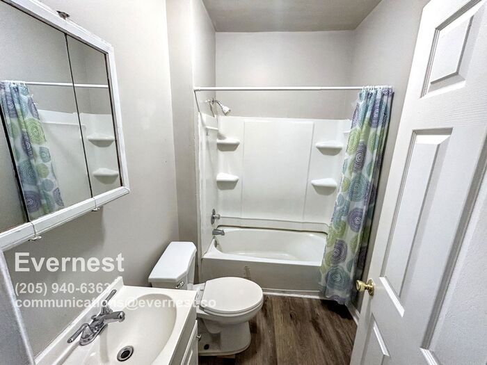 Building Photo - 57 17th Ct S