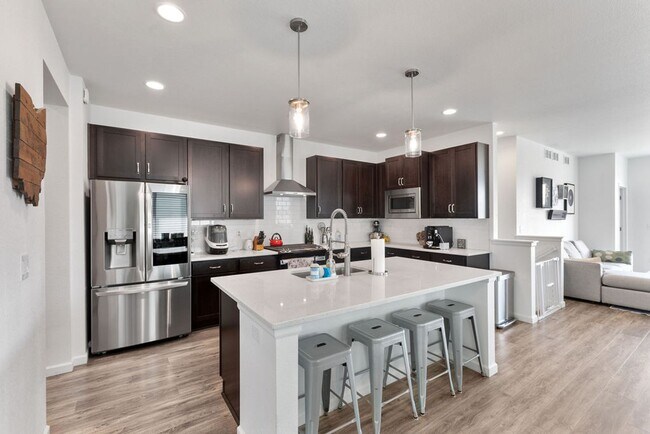 Building Photo - 4 Bedroom, 2 bath in Fort Collins - Backs ...