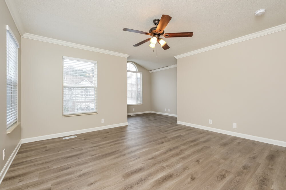 Building Photo - 3102 Creekview Ln
