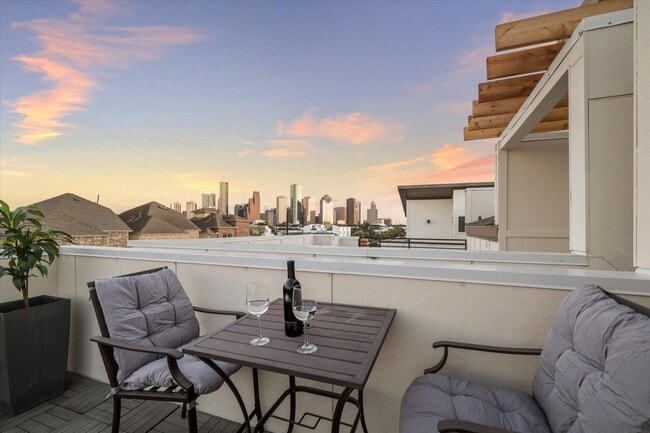 Building Photo - 1717 Silver St