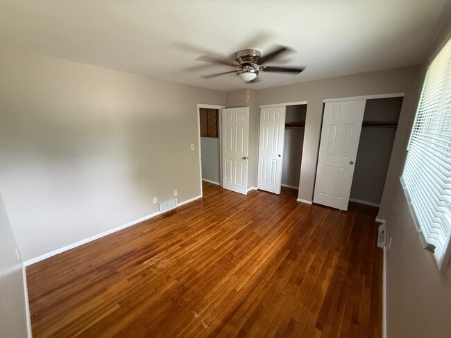 Building Photo - 542 S Newman Rd