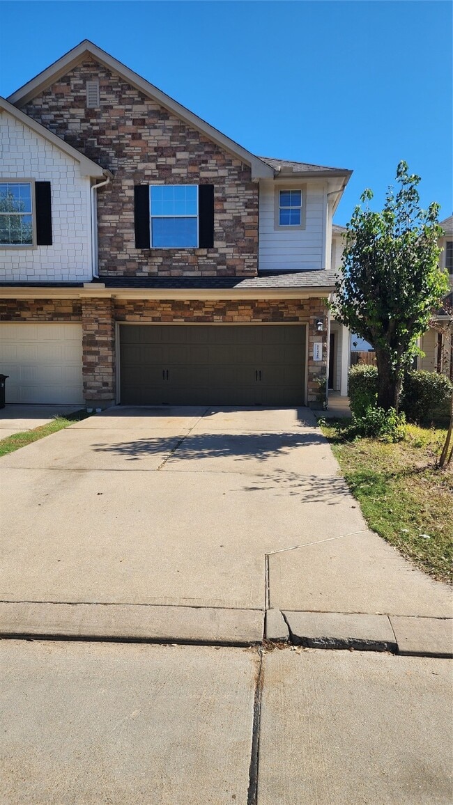 Building Photo - 11430 Hackmatack Way