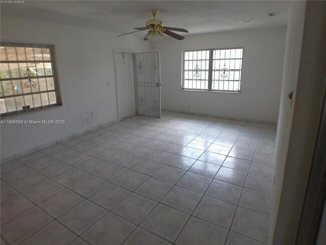 Building Photo - 5360 Fletcher St