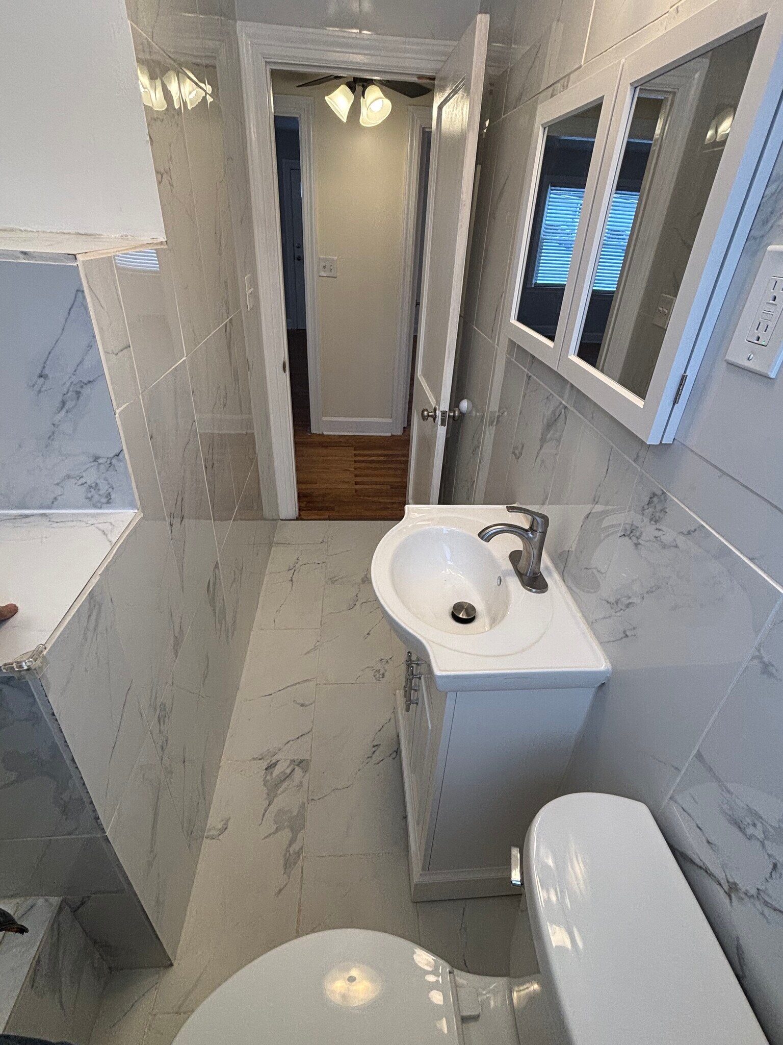 Upstairs bathroom - 210 Boston Dr