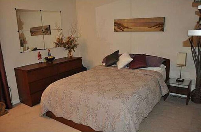 Building Photo - 908 Wendlebury Ct