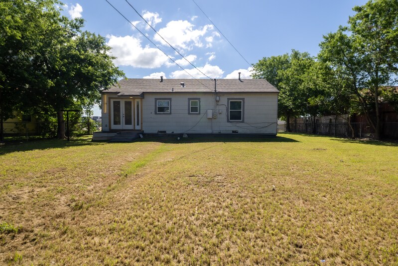 Building Photo - 901 Conder St