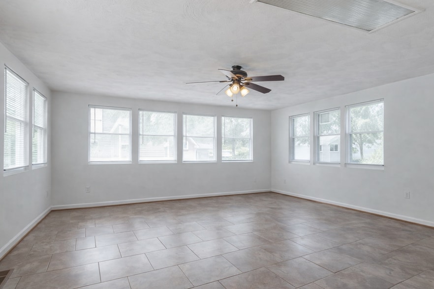 Building Photo - 8808 Allentown Rd