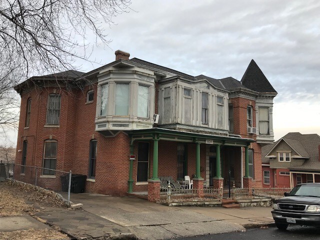 Building Photo - 624-6245 N 5th St