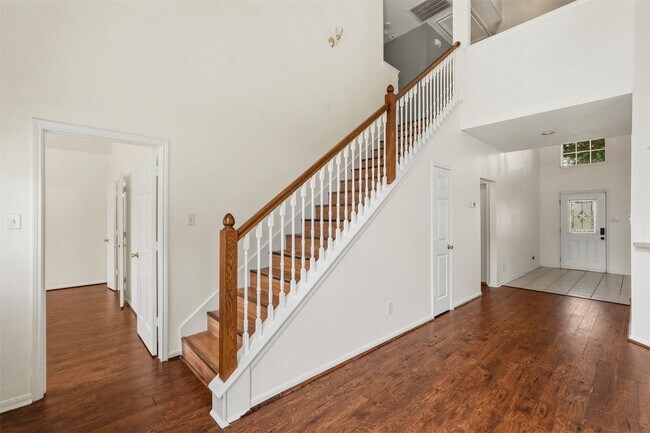 Building Photo - 9322 Eaglewood Glen Tr