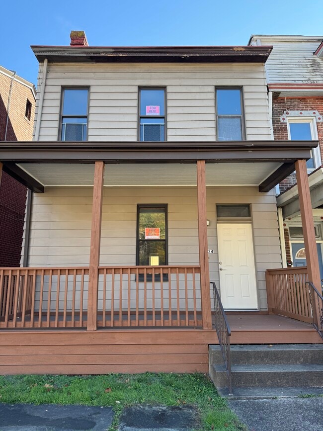 Building Photo - 834 Evergreen Ave