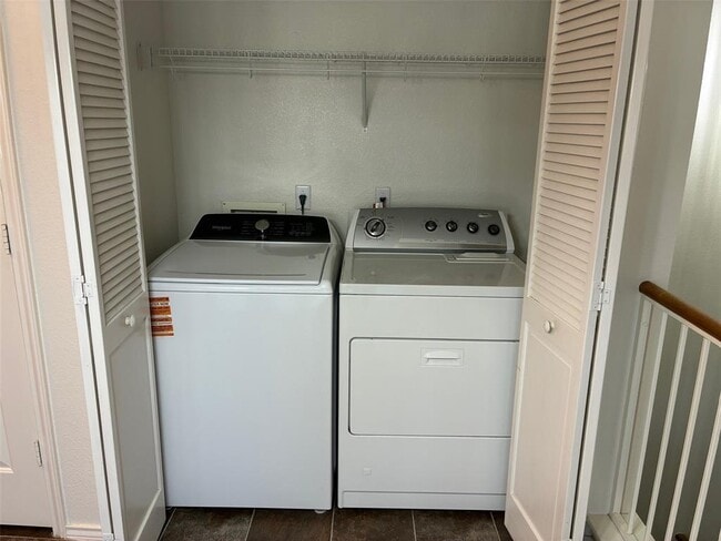 Building Photo - 9201 Brodie Ln