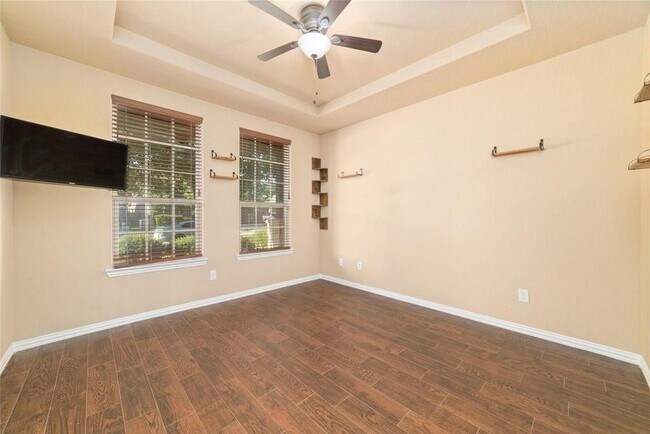 Building Photo - 2051 Brodie Ln