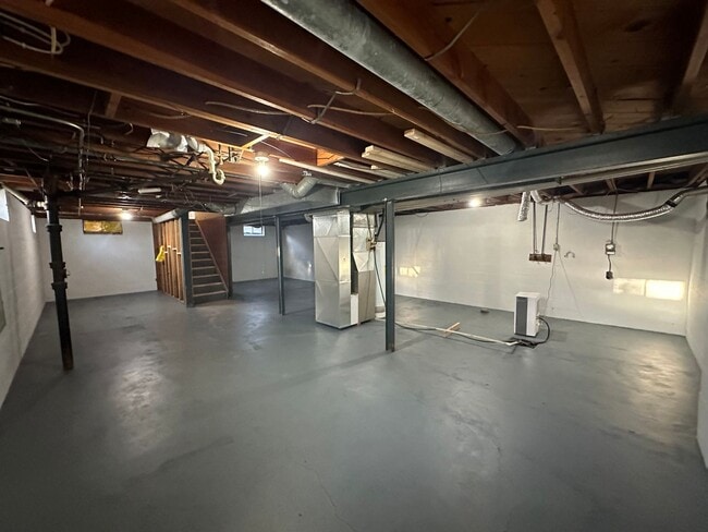 Building Photo - 4039 Niles St