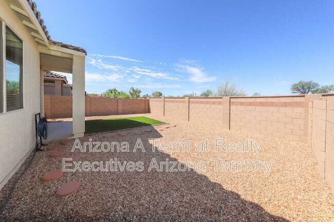 Building Photo - 4882 E Greenway Wash Dr