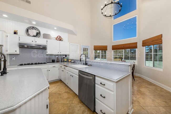 Building Photo - 39550 Calle De Companero