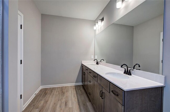 Building Photo - 401 Perth Dr