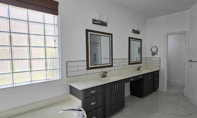 Building Photo - 1506 Lantana Ct