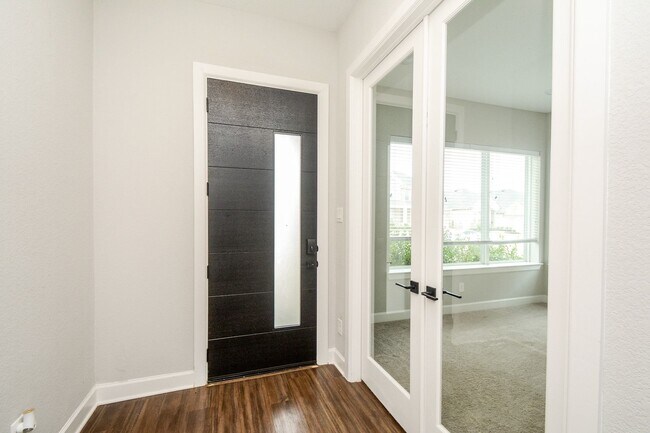 Building Photo - 2902 Tanager Trace